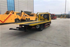 洞口非事故拖车