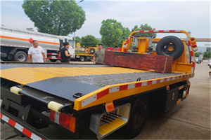 洞口附近拖车电话号码服务